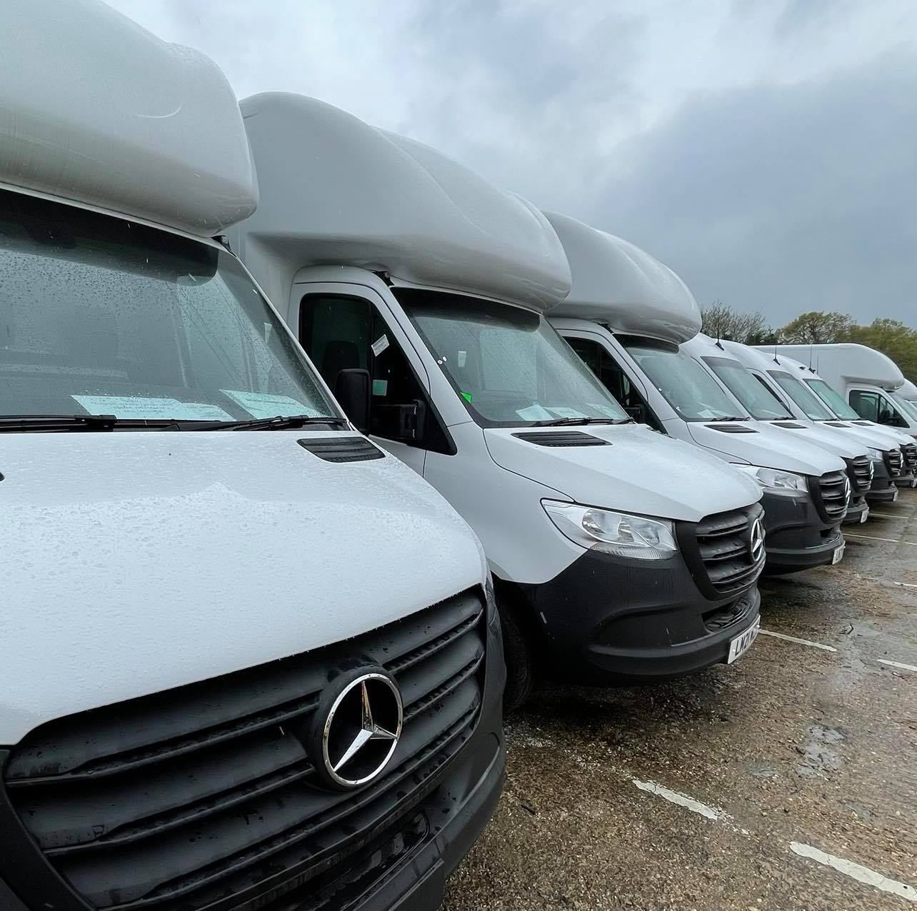 fleet-commercial-vehicle-tracking-tracker-fitting-theft-installation-fitter-track-stolen